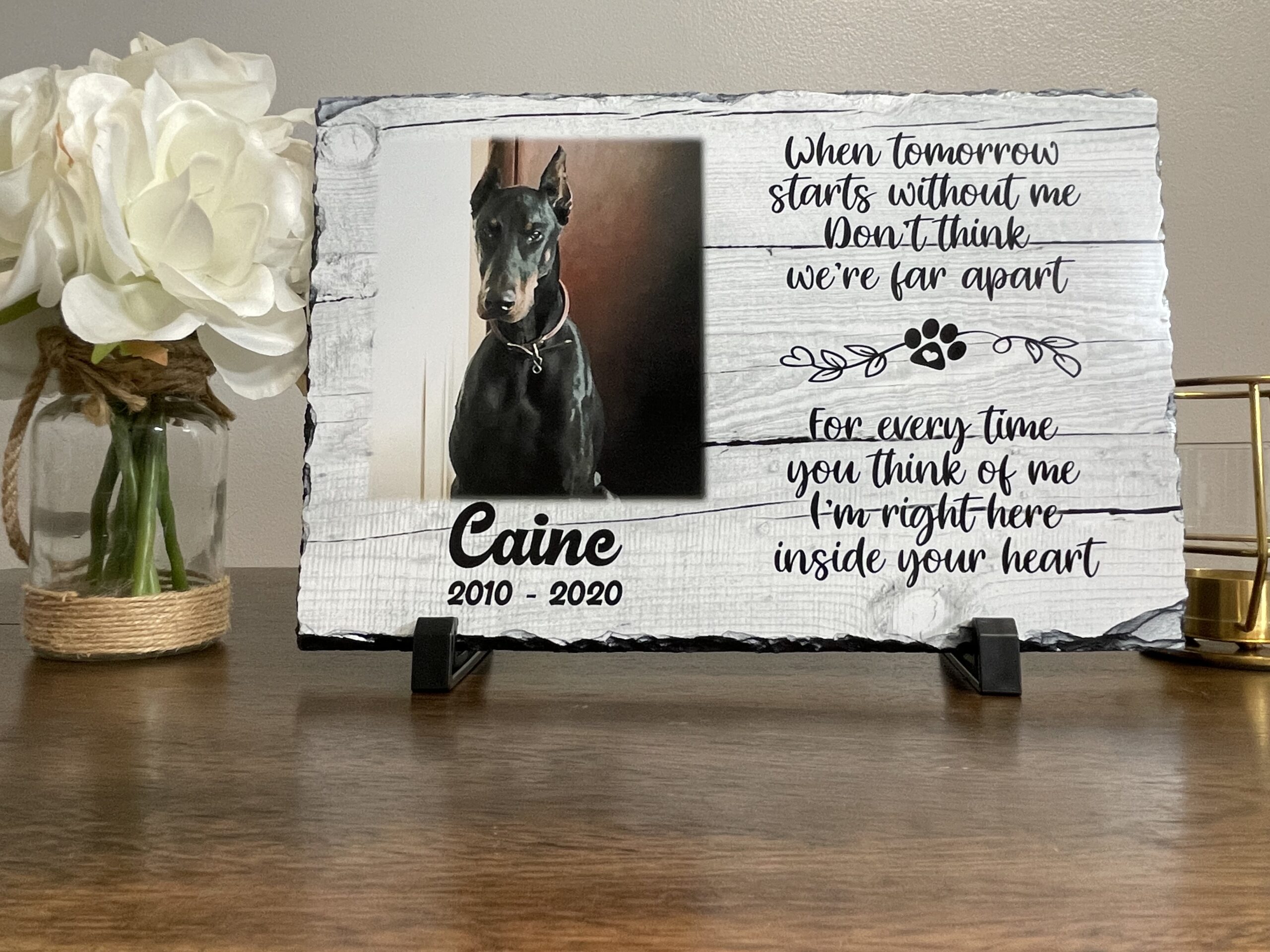 Durable Outdoor Memorials: Keeping Your Pet’s Spirit Alive in Your Garden 🌿🐶